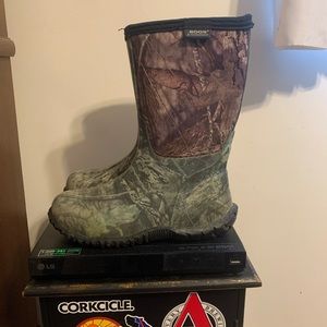 Camo Bogs waterproof boots